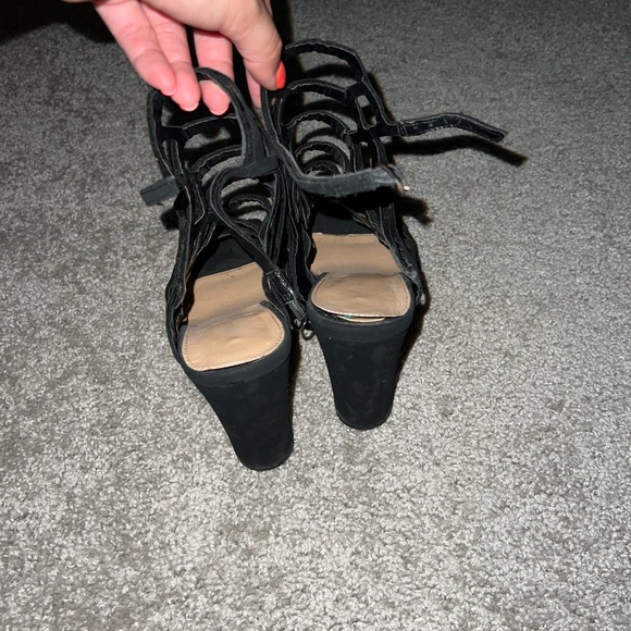 Heels - Picture 3 of 4